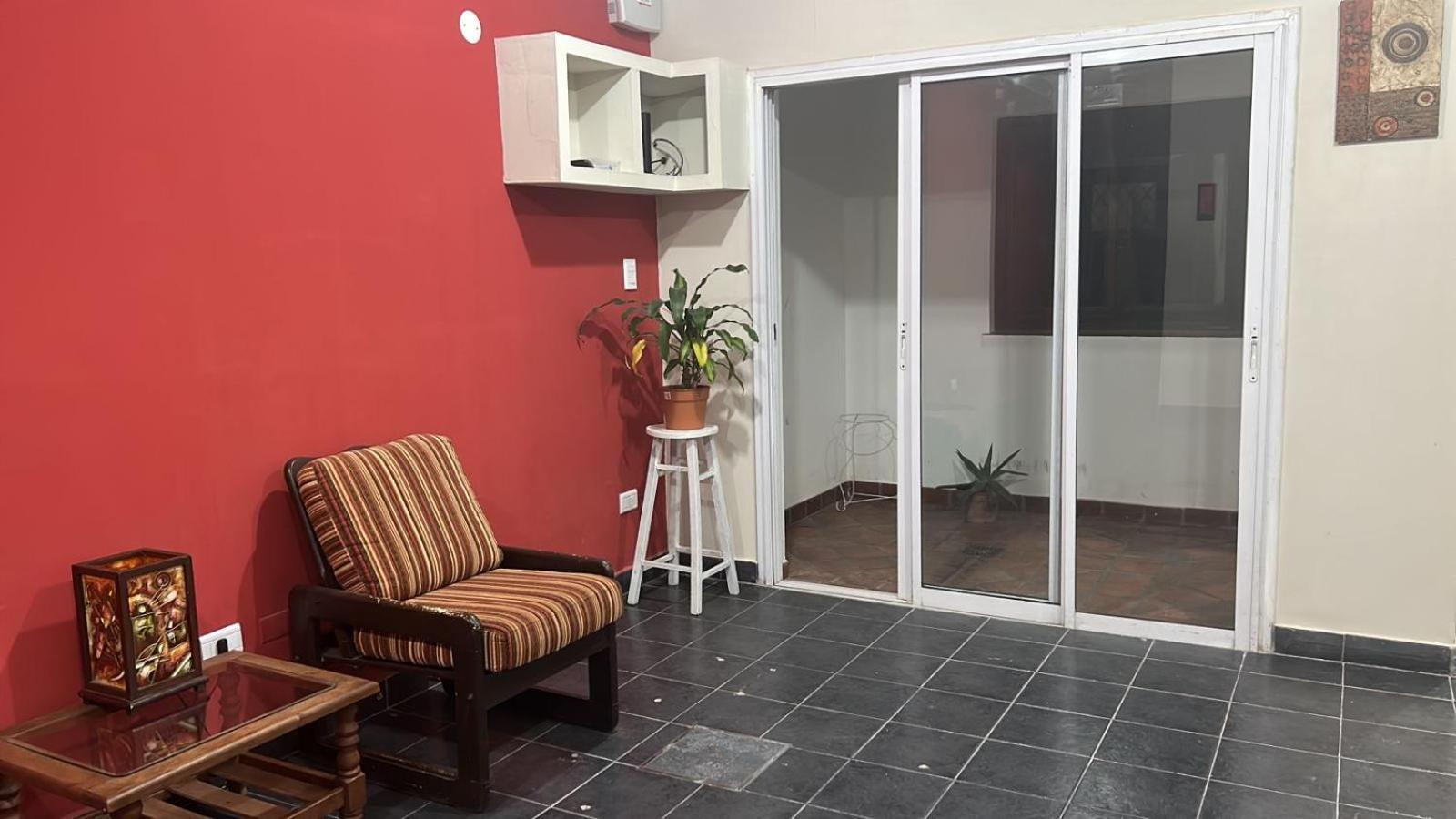 R745 Habitación en casa particular *